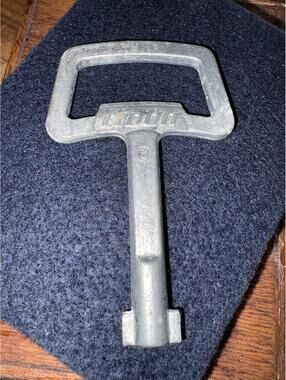 Eldon Enclosure Panel Key No.3 Double Bit Vintage Bottle Opener